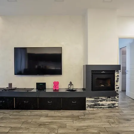 Casa Rosa Lucia Con Parcheggio アパート