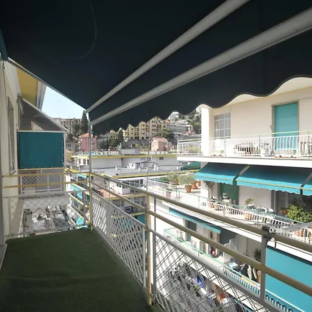 Casa Rosa Lucia Con Parcheggio * サンレモ