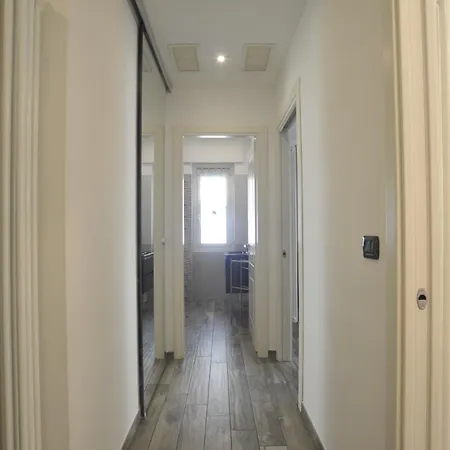 Casa Rosa Lucia Con Parcheggio * サンレモ