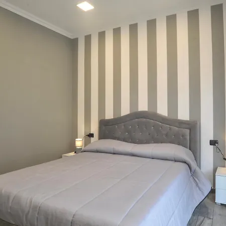 Casa Rosa Lucia Con Parcheggio アパート