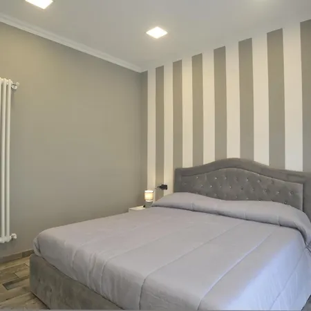 Casa Rosa Lucia Con Parcheggio サンレモ